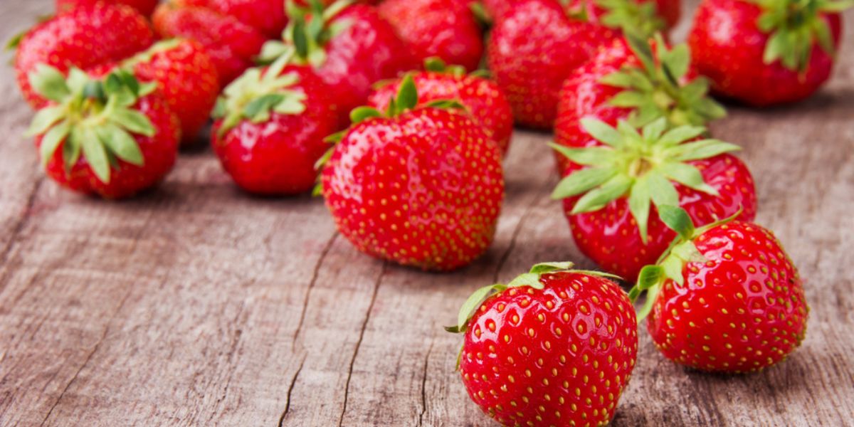 Strawberry Consumption Reduces Risk of Dementia, New Study Suggests